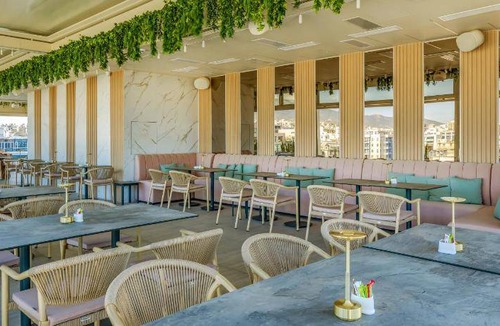 Kallithea Hotel | 62 m² Hotel ∙ 127 guests