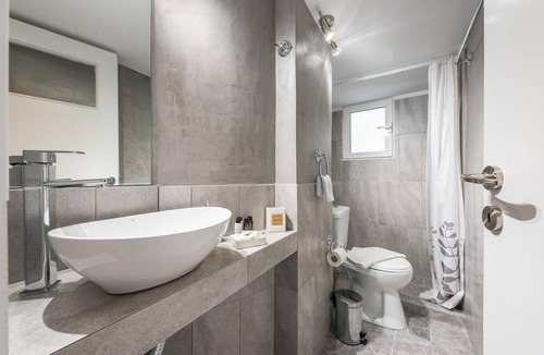 Thissio Apartment | 65 m² Apartment ∙ 2 bedrooms ∙ 4 guests