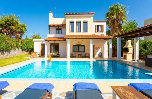 Kefalas Villa | 655 m² Villa ∙ 19 bedrooms ∙ 36 guests