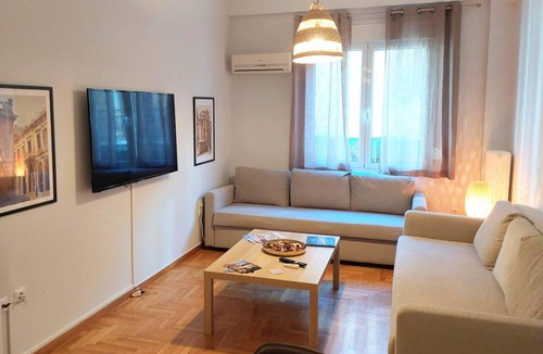 Plaka Apartment | 70 m² Apartment ∙ 2 bedrooms ∙ 10 guests