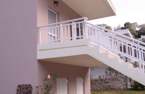 Loutraki-Agioi Theodoroi House | 70 m² House ∙ 2 bedrooms ∙ 5 guests