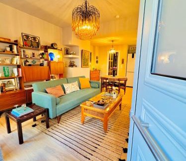 Nea Smirni Apartment | 70's Vintage Hideaway Appartment