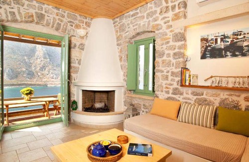 Kalymnos Villa | 75 m² Villa ∙ 2 bedrooms ∙ 127 guests