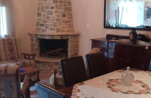 Karvelas House | 76 m² House ∙ 2 bedrooms ∙ 4 guests