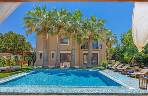 Ialyssos House | 760 m² House ∙ 9 bedrooms ∙ 22 guests