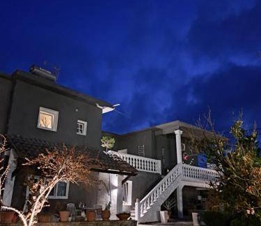 Pyrgos Psilonerou Apartment | 78 m² Apartment ∙ 4 guests