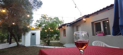 Kallithea House | 80 m² House ∙ 3 bedrooms ∙ 10 guests