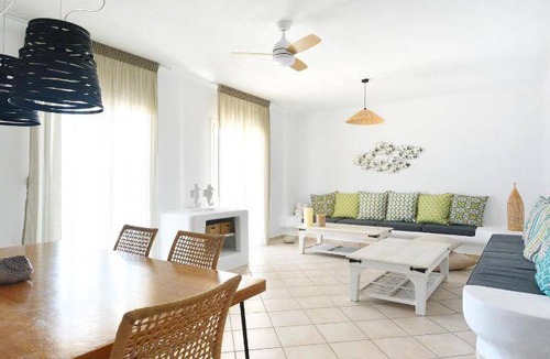 Panormos Apartment | 80 m² Serviced apartment ∙ 2 bedrooms ∙ 4 guests