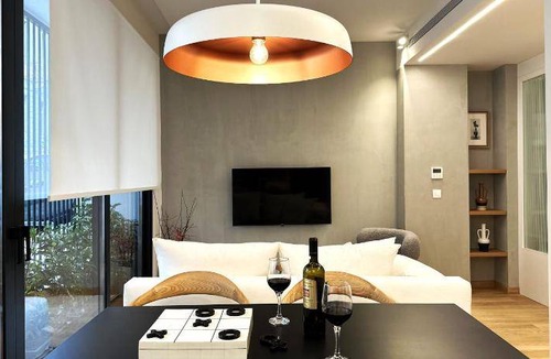 Thissio Apartment | 81 m² Serviced apartment ∙ 2 bedrooms ∙ 8 guests