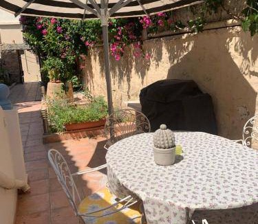 Aegina Apartment | 90 m² Apartment ∙ 4 guests