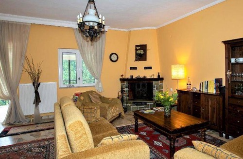 Lake Plastiras House | 90 m² House ∙ 3 bedrooms ∙ 5 guests