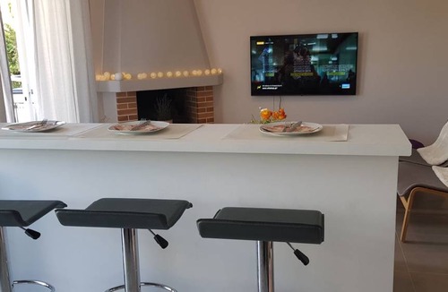 Alimos Apartment | 95 m² Apartment ∙ 3 bedrooms ∙ 4 guests