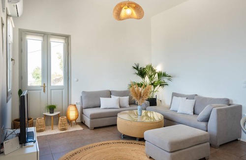 Syros House | 95 m² House ∙ 2 bedrooms ∙ 6 guests