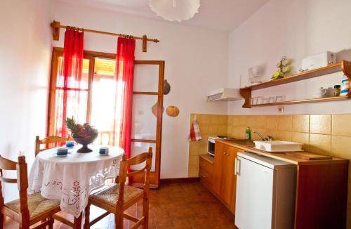 Skiathos Town Apartment | 95 m² Serviced apartment ∙ 3 bedrooms ∙ 9 guests