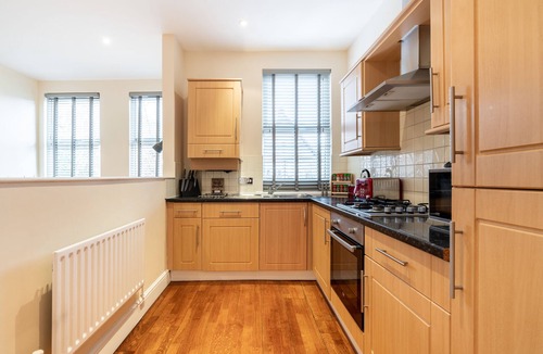 Bush Hill Park Apartment | 9B St Marks Road