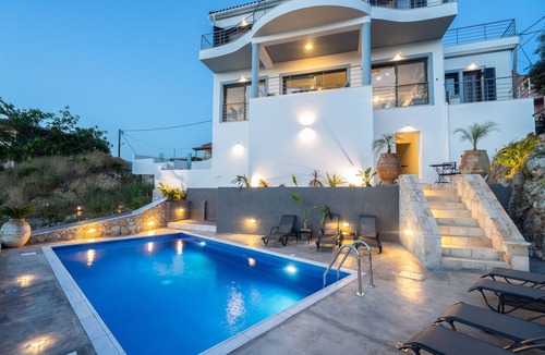 Kefalonia Villa | A modern furnished spacious villa with one of the best sunset views