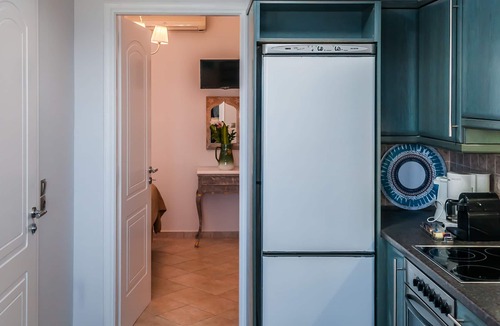 Apollonia Apartment | A sea view suite