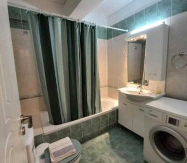 Galatsi Apartment | A V G E R I N O S Athens