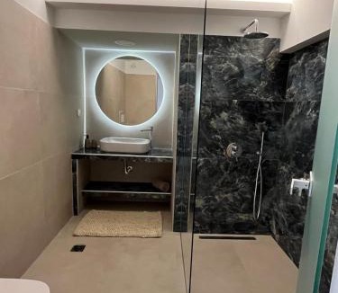 Psirri Apartment | Above the Fruits 2 Bedrooms 2 Bathrooms near Acropolis