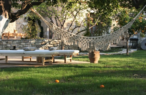 Adele Villa | Absolute privacy in a large space full of nature with a swimming pool.