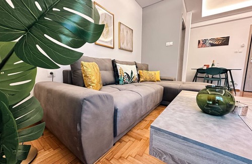 Kinosargous Apartment | Acropolis Aria Apartment-Steps to Metro & Tram