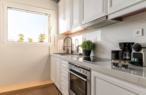 Kinosargous Apartment | Acropolis Eclipse Minimal