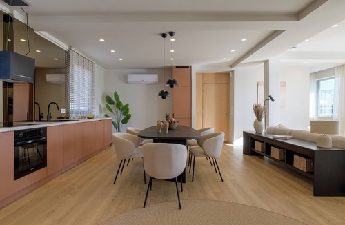 Plaka Apartment | Acropolis Penthouse Plunge Pool