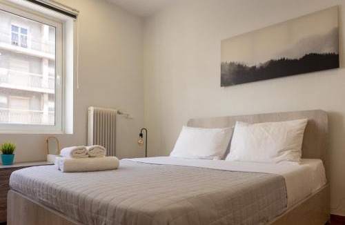 Omonia Apartment | Acropolis View 4-BD Central Apartment