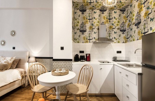 Omonia Apartment | Ag.Konstantinou 2os · Funky boho apartment