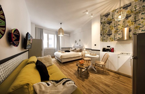 Omonia Apartment | Ag.Konstantinou 2os · Funky boho apartment
