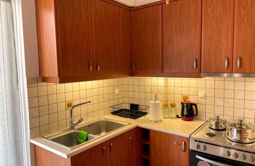 Ampelokipoi Apartment | Ageliki's Athens Centre 2BDRM & Parking