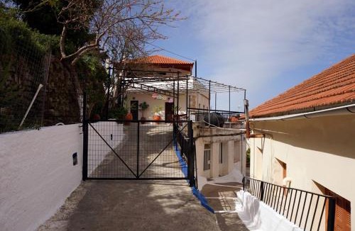 Tsourouniana House | AGGELIKI'S traditional country cottage