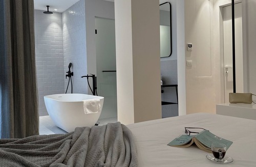 Thissio Apartment | Aionion Residence by K&K - Daphne Suite