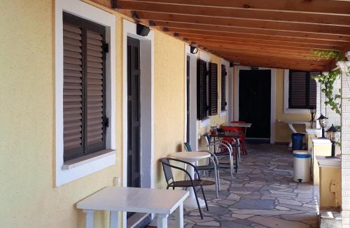 Sinarades Apartment | Akis Apartments Kontogialos-Pelekas
