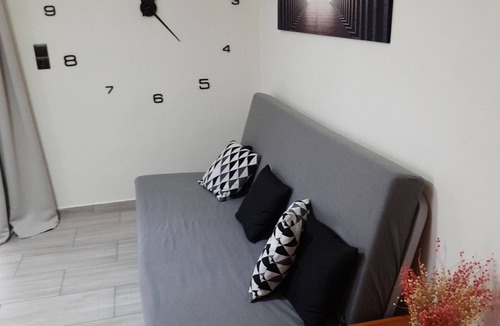 Ioannina Apartment | AkisPlace. n3 bedroom apt fully rennovated, cozy and comfortable place to stay.