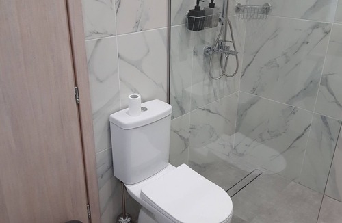 Ioannina Apartment | AkisPlace. n3 bedroom apt fully rennovated, cozy and comfortable place to stay.