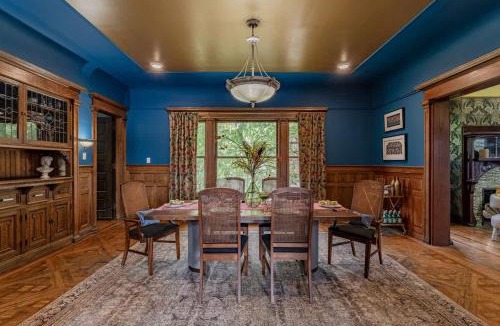 Highland Square House | Akrons Werner House Historic 4 Bedroom Luxury