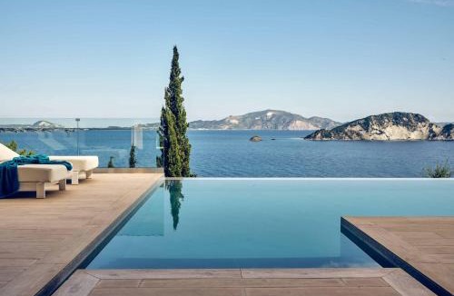 Marathias Villa | Alkyonides Plumage