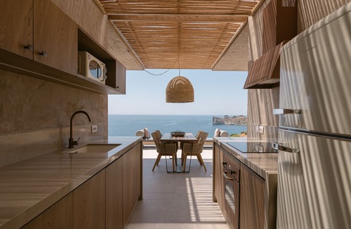 Vizari Villa | Altera Cave-Tyche beach villa, pool (adults only)