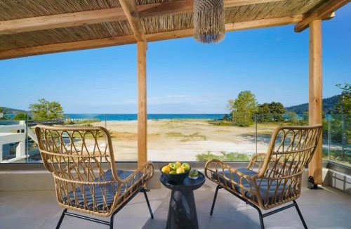 Golden Beach Hotel | Amo Golden Suites
