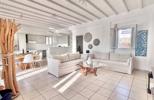 Ornos House | Amperian Mykonos Suites & Villas