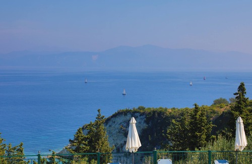 Koutsi Apartment | Antigoni Villa Tria: Stunning views, shared pool