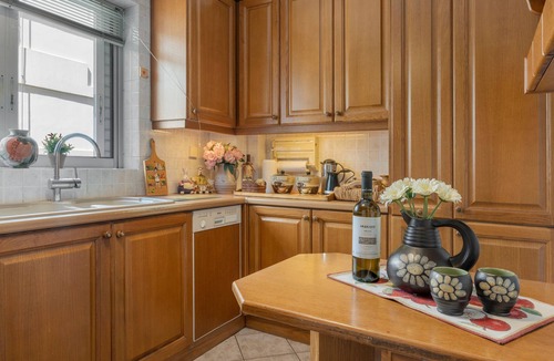 Palaio Faliro Apartment | Apartment 'Athens Seaside' with Balcony, Wi-Fi and Air Conditioning