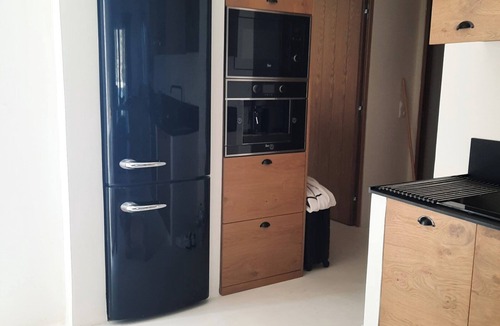 Mpatsi Apartment | Apartment 'Batsi View House' with Sea View, Wi-Fi and Air Conditioning