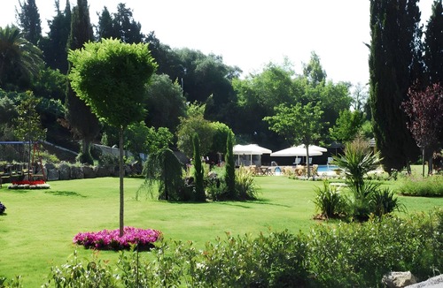 Limni House | Apartment 'Corfu Club Maisonette 1' with Shared Pool, Wi-Fi and Air Conditioning