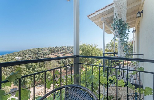Fternon Apartment | Apartment 'Fairytale' with Sea View, Wi-Fi and Air Conditioning