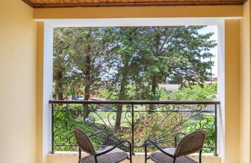 Ag. Georgios Apartment | Apartment 'Fedra Two-Bedroom Bungalow' with Shared Pool, Wi-Fi and Air Conditioning