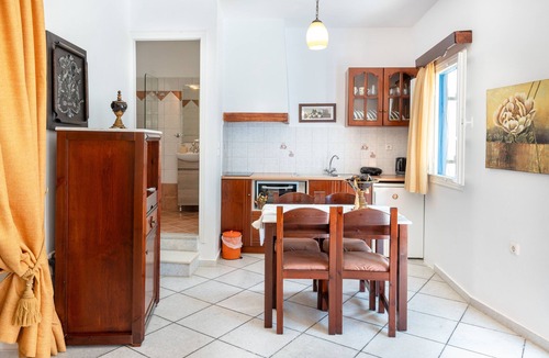 Agios Prokopios Apartment | Apartment In A Hotel 'Sun Rock Boutique - Villa Begonia' with Private Terrace and Air Conditioning