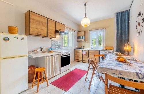 Gazatika Apartment | Apartment 'Jimmy's Cozy' with Shared Terrace, Wi-Fi and Air Conditioning