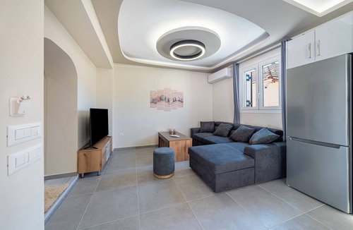 Sidari Apartment | Apartment 'Luxury Stay' with Mountain View, Wi-Fi and Air Conditioning